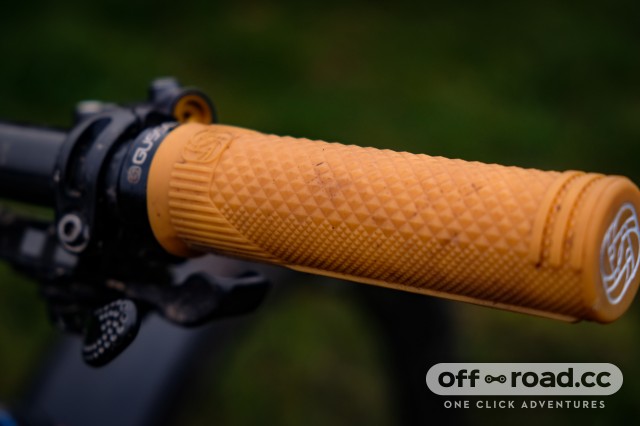 Gusset discount mtb grips